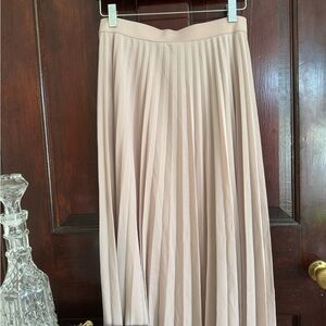 Elegant Cream Pleated Skirt